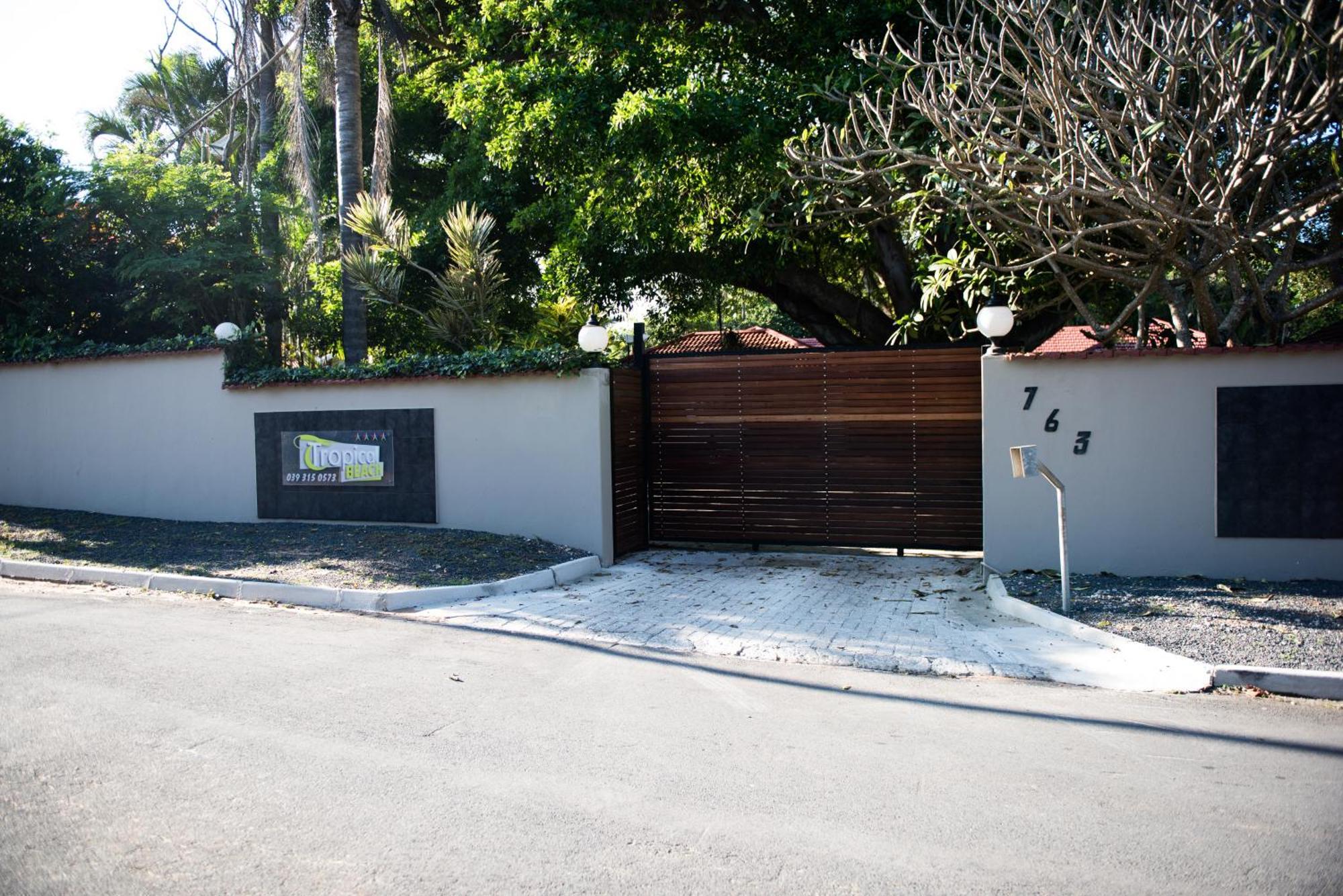 Tropical Beach Boutique Guesthouse Shelly Beach Exterior photo
